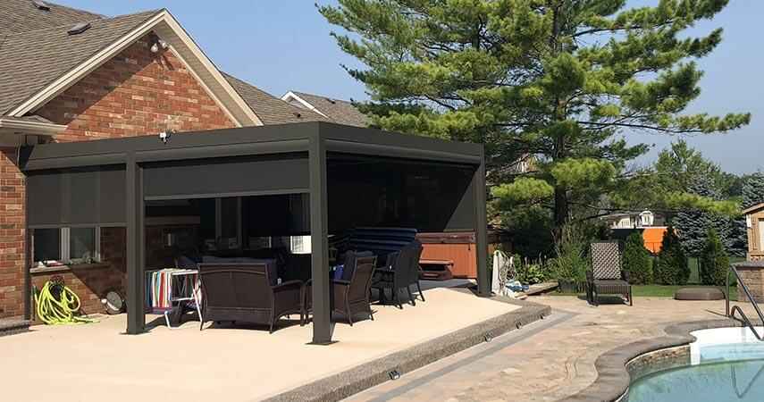 Retractable zip screen